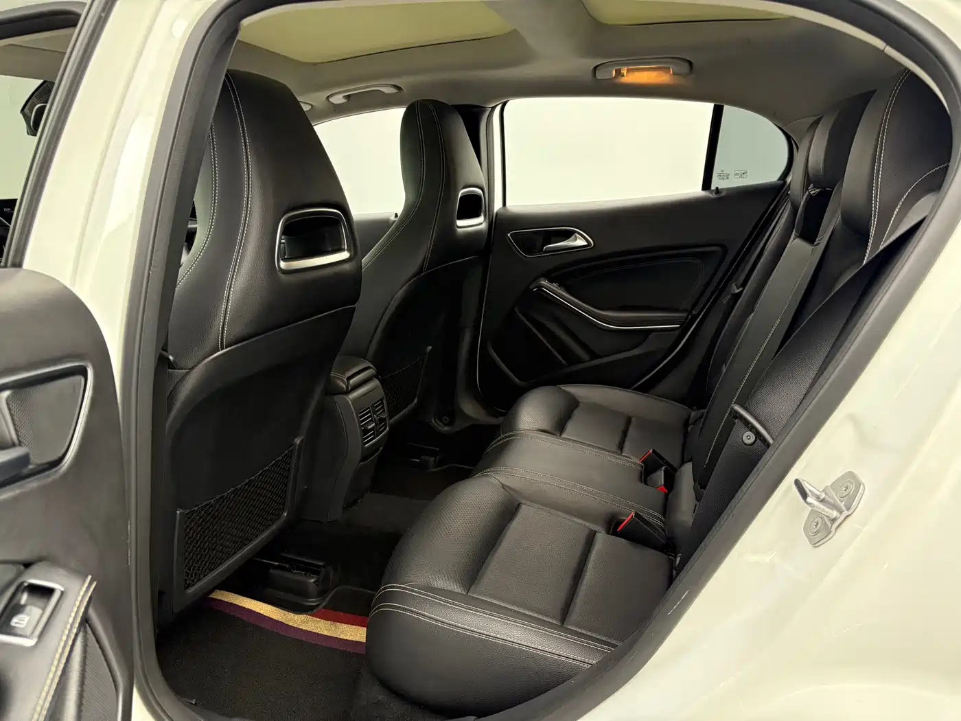 Mercedes-Benz GLA 2018 GLA 200 Dynamic фото 10