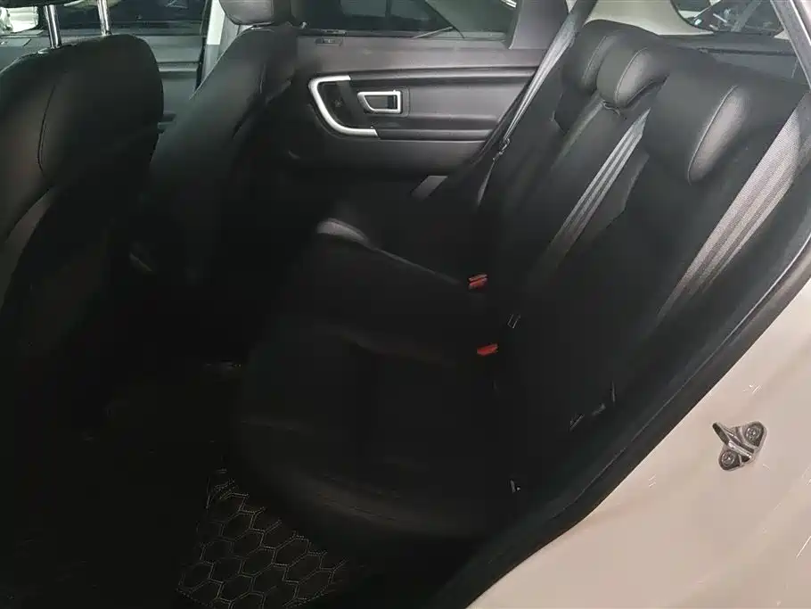 Land Rover Discovery Sport 2019 240PS SE Edition China V фото 11