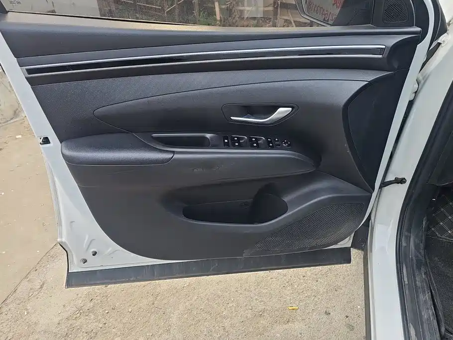Photo 7 - Hyundai Tucson