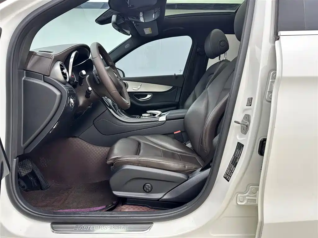 Mercedes-Benz GLC 2017 GLC 200 4MATIC фото 6