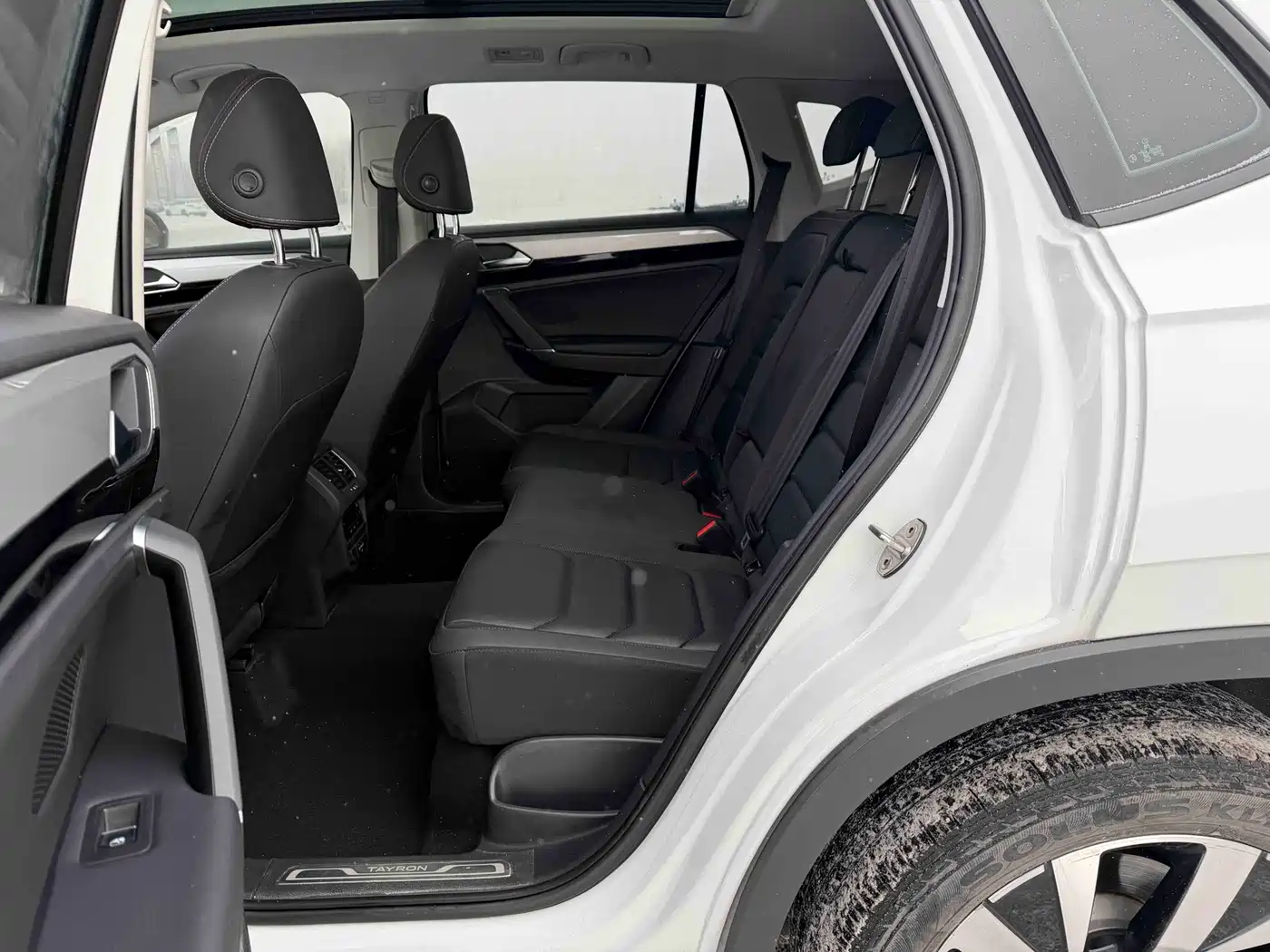 Volkswagen Tayron 2022 280TSI 2WD Luxury Smart Connect Edition фото 8