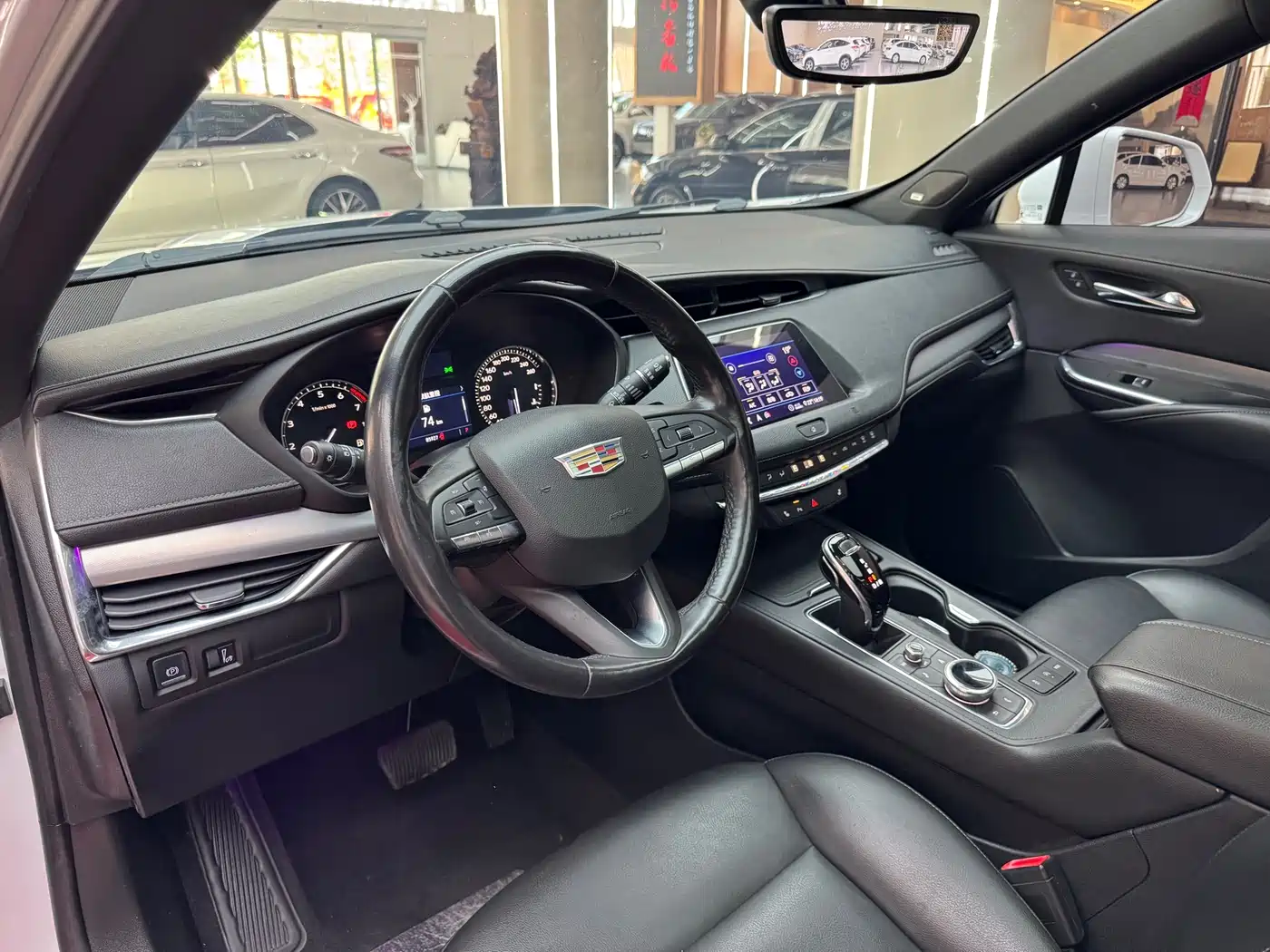 Cadillac XT4 2020 28T FWD Leading Trim фото 13