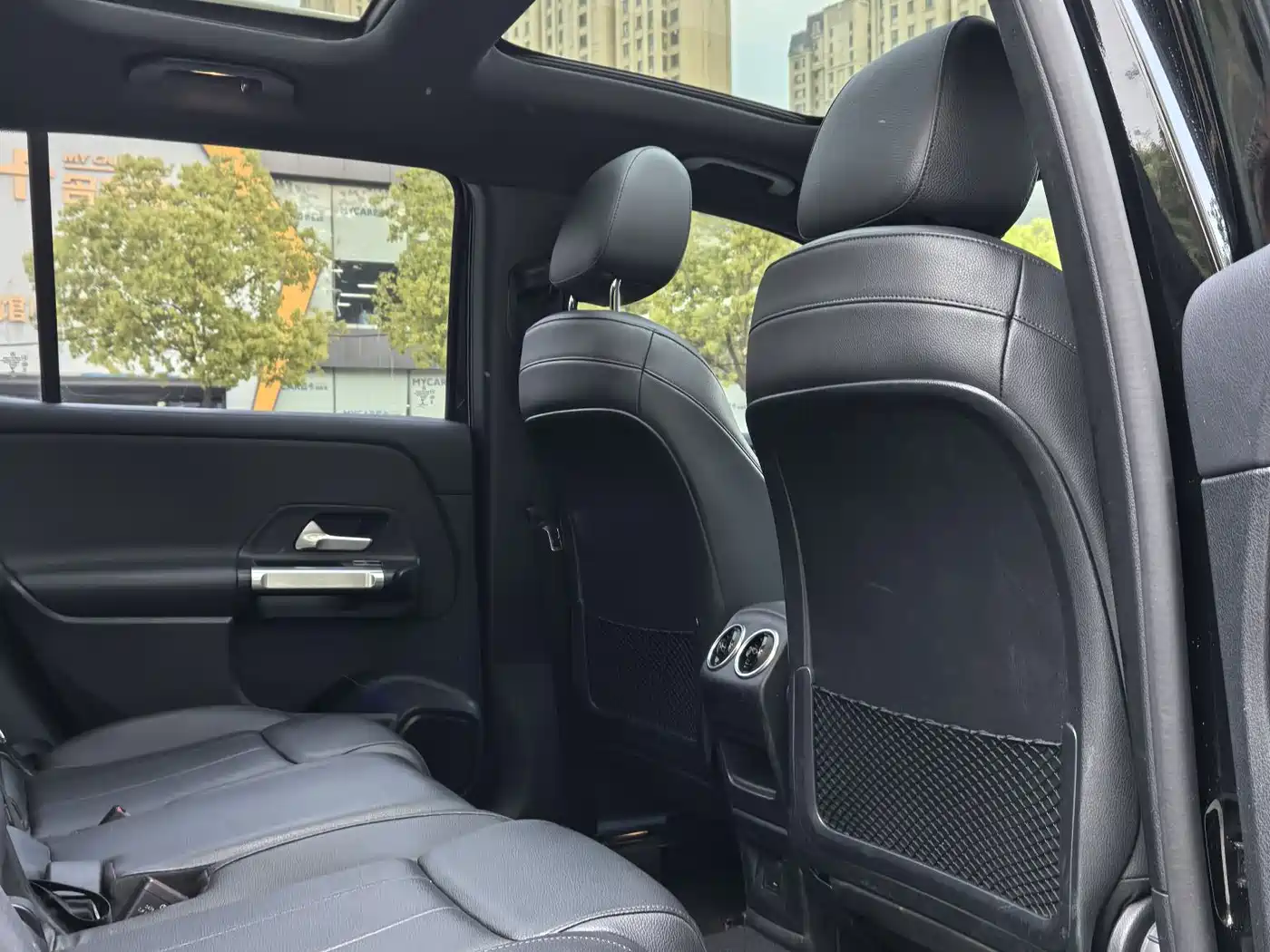 MERCEDES-BENZ GLB