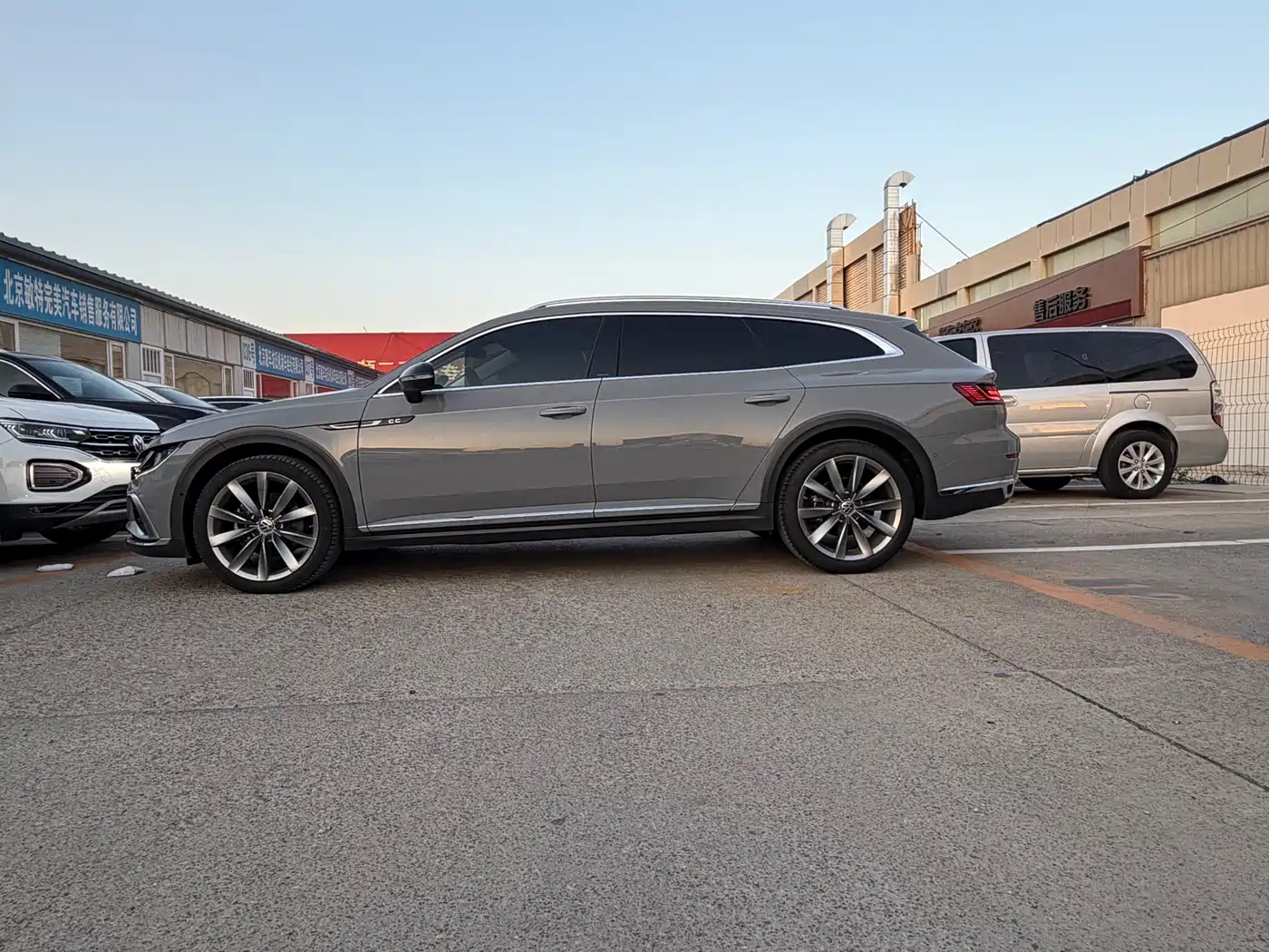 Volkswagen FAW-Volkswagen CC 2024 Shooting Brake 380TSI Hunter's Heart Public Sharing Edition фото 3