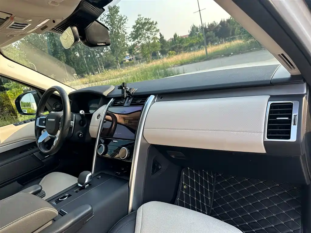 Land Rover Discovery 2021 360PS R-Dynamic SE фото 17