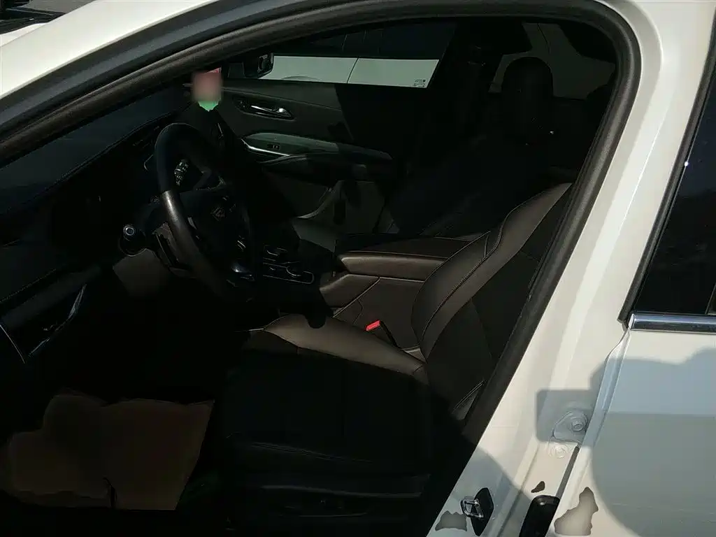 Cadillac XT4 2018 28T FWD Leading Edition фото 11