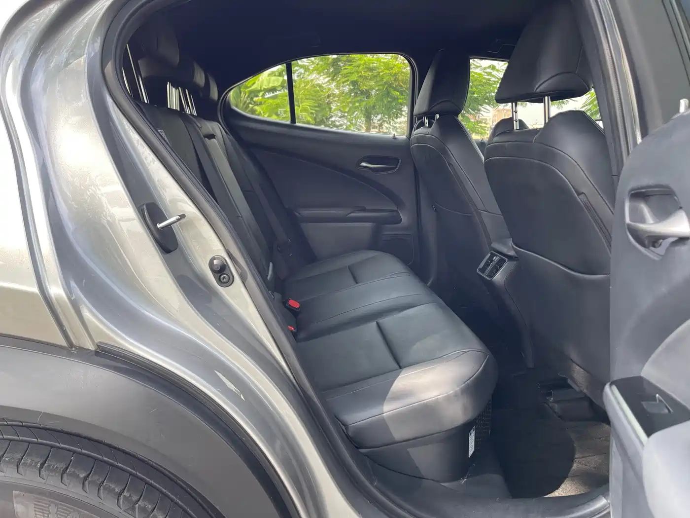 Фото 15 - Lexus UX