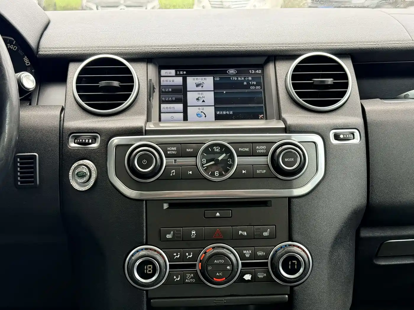 Land Rover Discovery 2013 3.0 SDV6 HSE Diesel фото 14