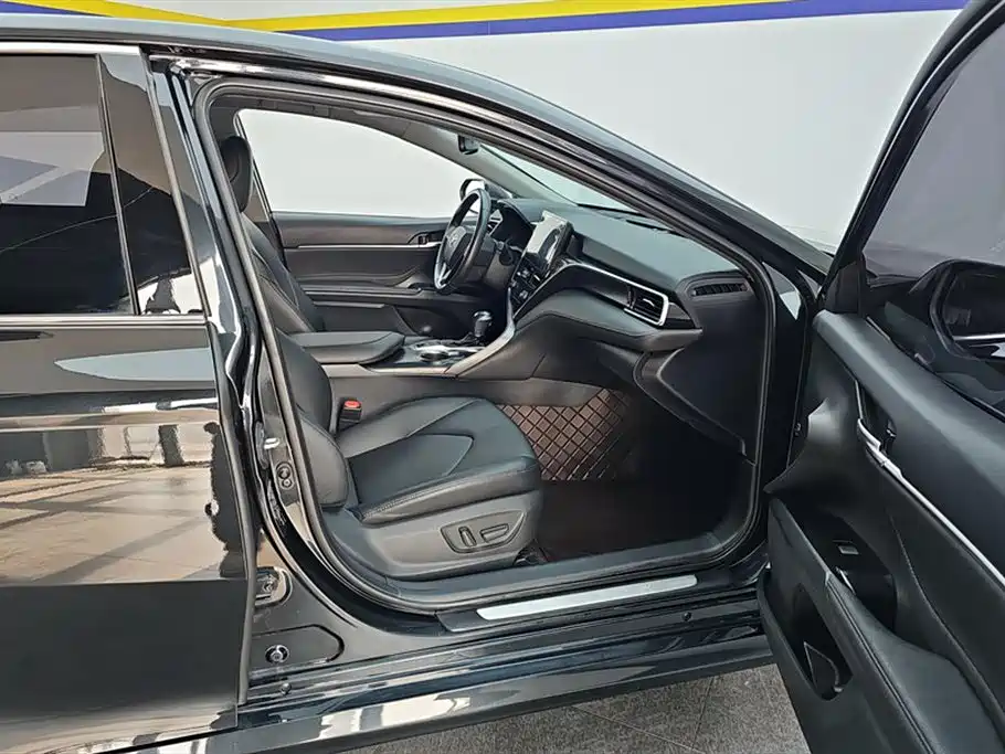 Toyota Camry 2021 2.5G Luxury Edition фото 8