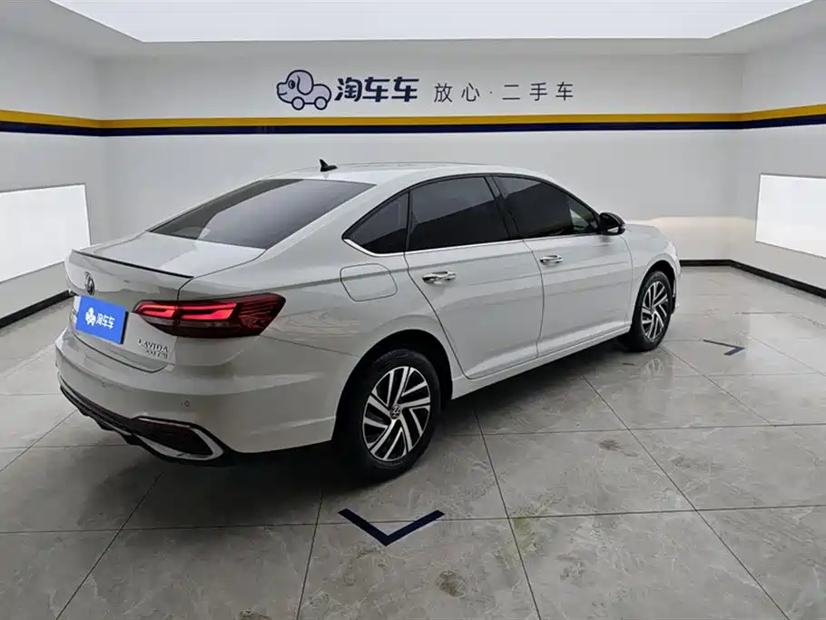Volkswagen Lavida 2024 Model 300TSI DSG Starlight Leading Edition фото 3