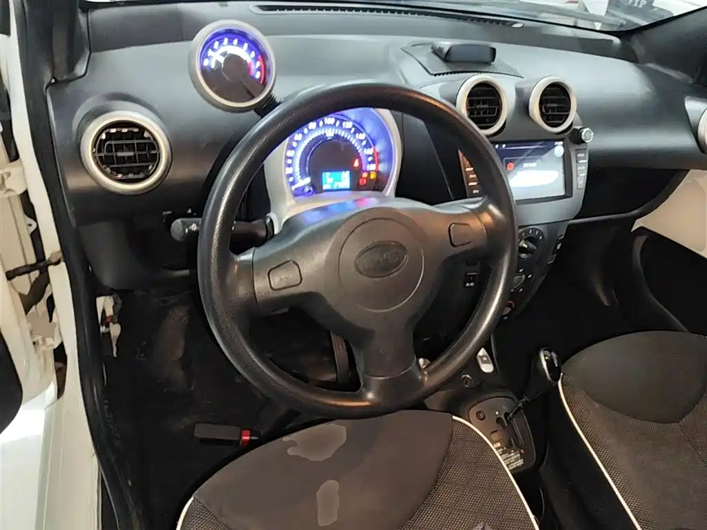 BYD F0 2015 1.0L AMT Xuan Cool Edition фото 7