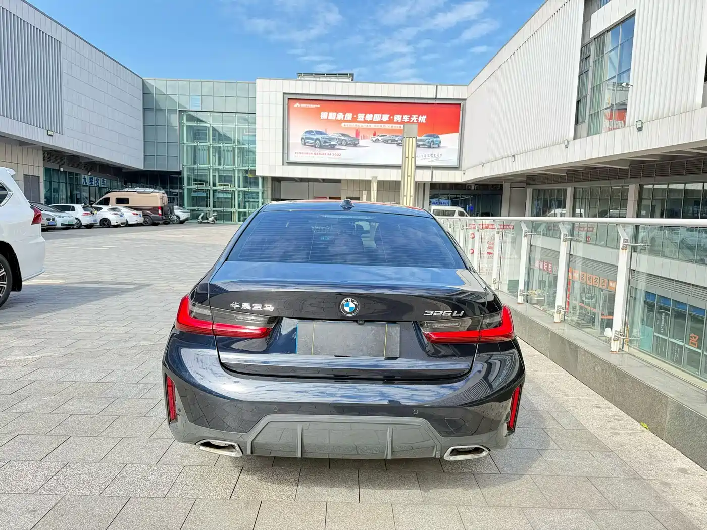 BMW 3 Series 2023 325Li M Sport Package фото 9