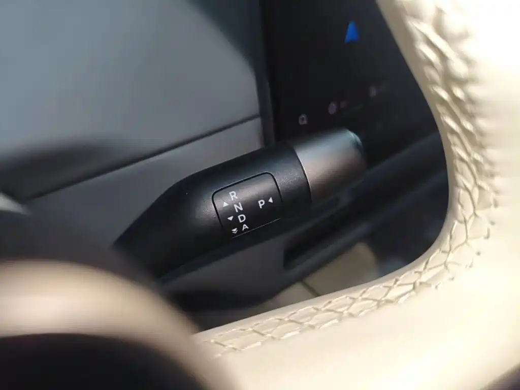 Li Auto i6 2026 2025 4WD Base Model