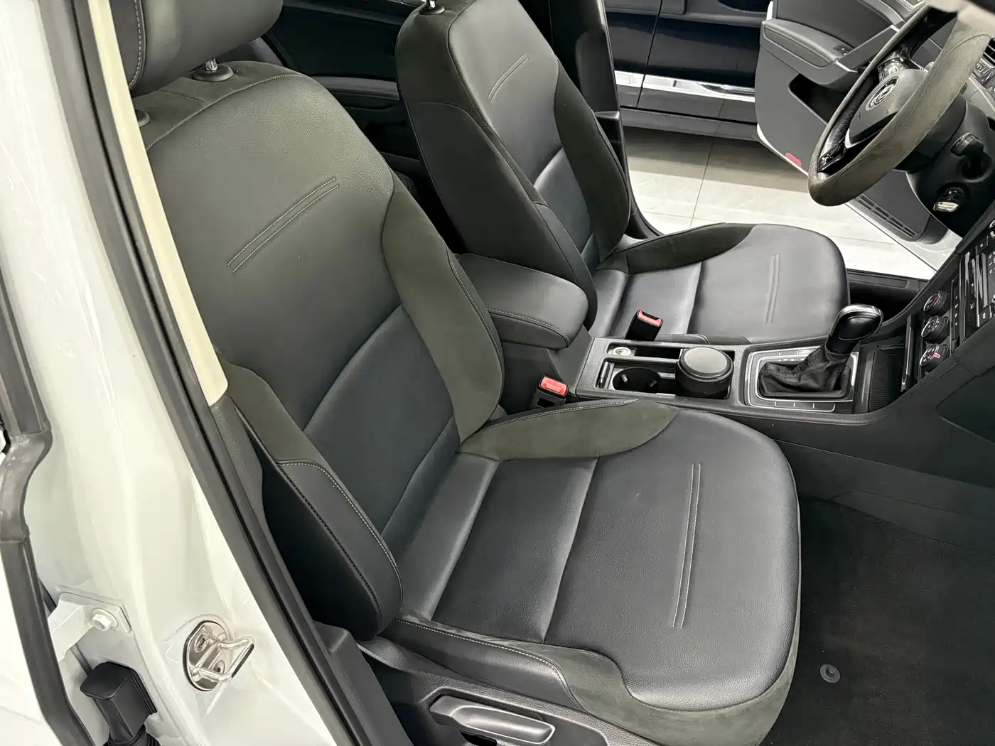 Volkswagen Golf 2018 230TSI Automatic Comfort фото 16