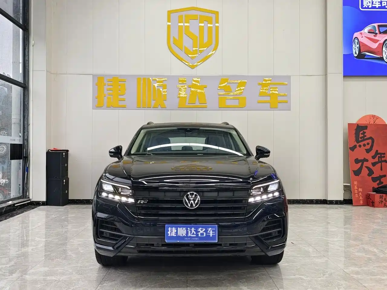 Volkswagen Touareg 2021 3.0TSI Sharp Edition with Gloss Black Sports Package фото 2