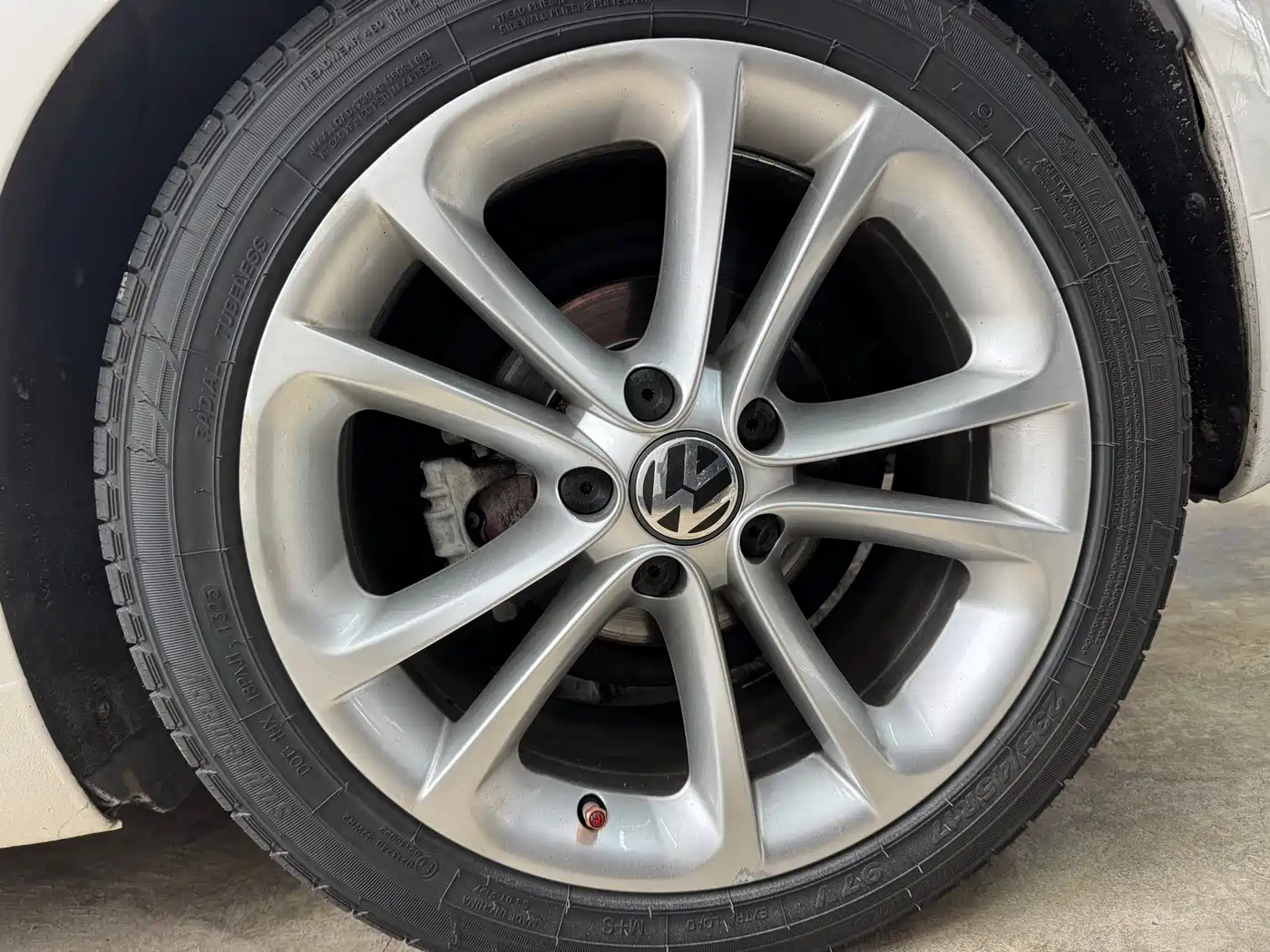Volkswagen Scirocco 2013 2.0TSI Million Mile Edition фото 5