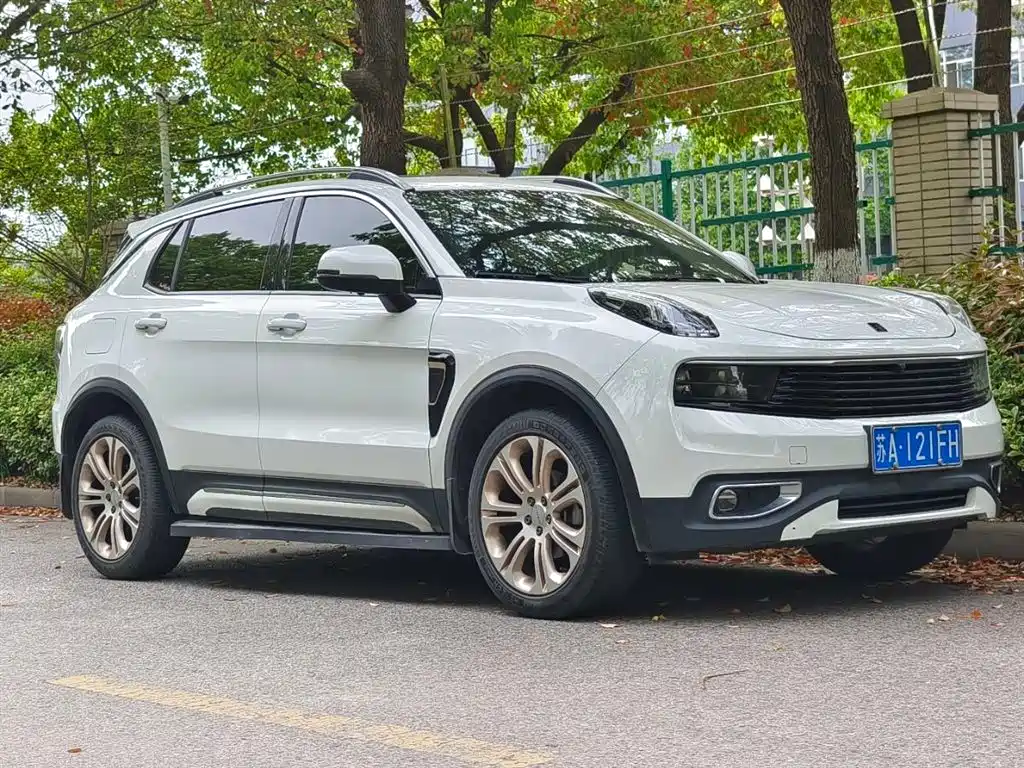 Lynk & Co 01 2017 2.0T 2WD Pro Version фото 3