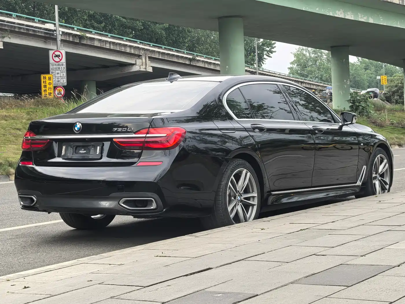 BMW 7 Series 2018 730Li Leading Type M Sport Package фото 6