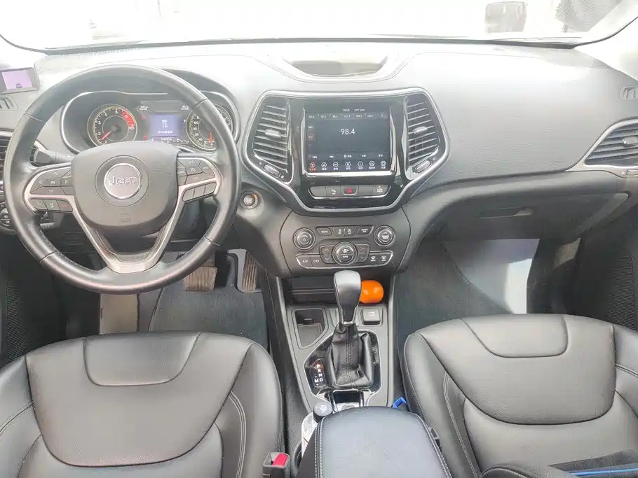 Jeep Cherokee 2021 2020 2.0T 2WD Leading Edition