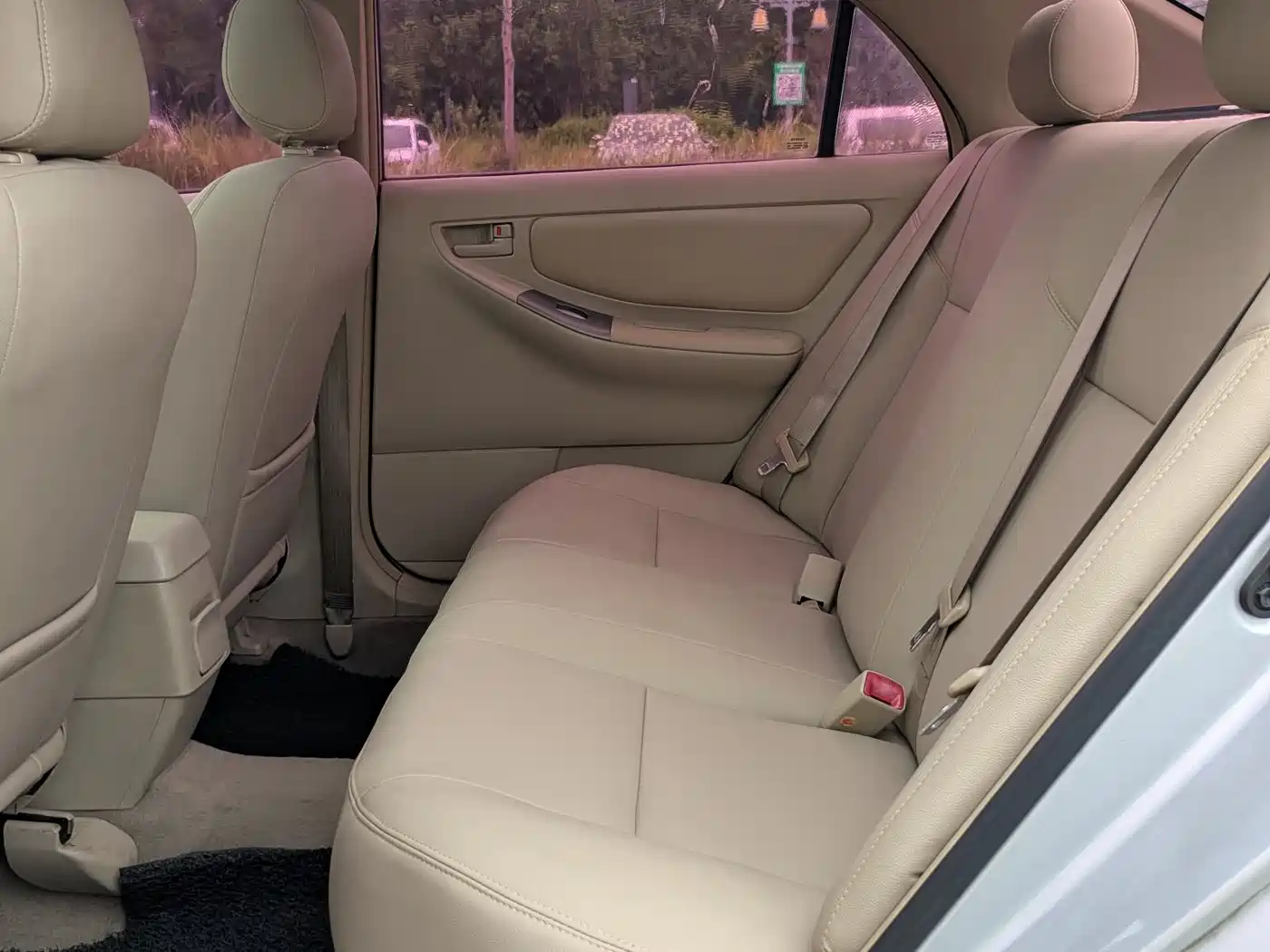 Toyota Corolla 2013 1.6L Automatic Luxury фото 6