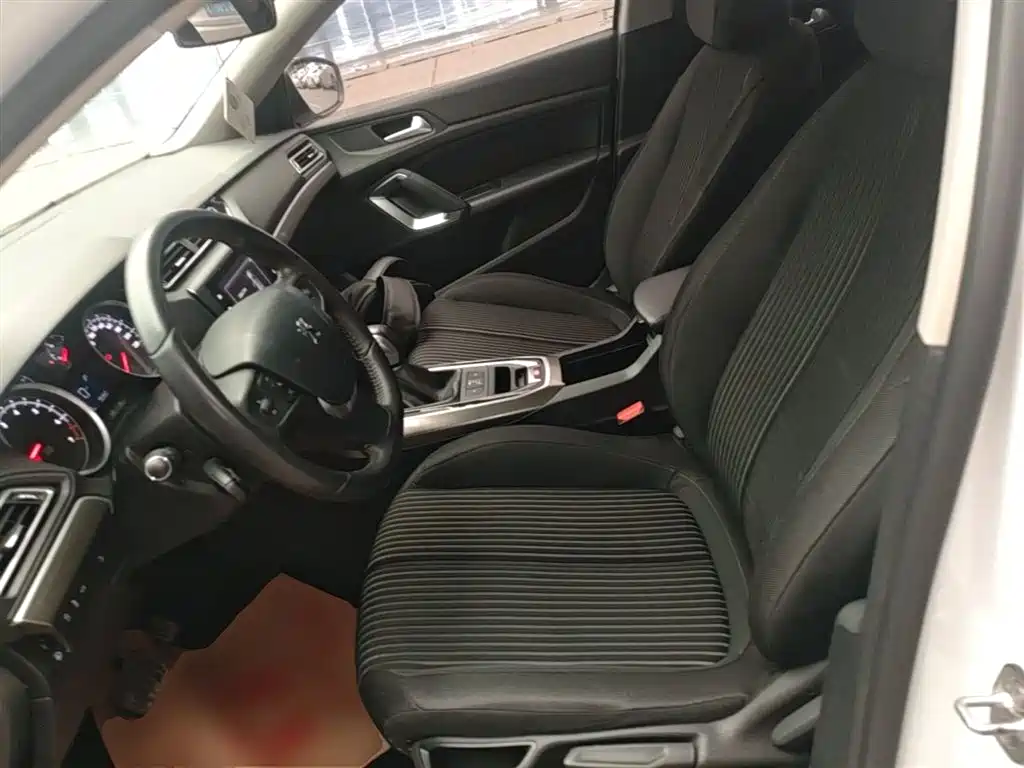 Peugeot 408 2016 1.6T Automatic Luxury Edition фото 15