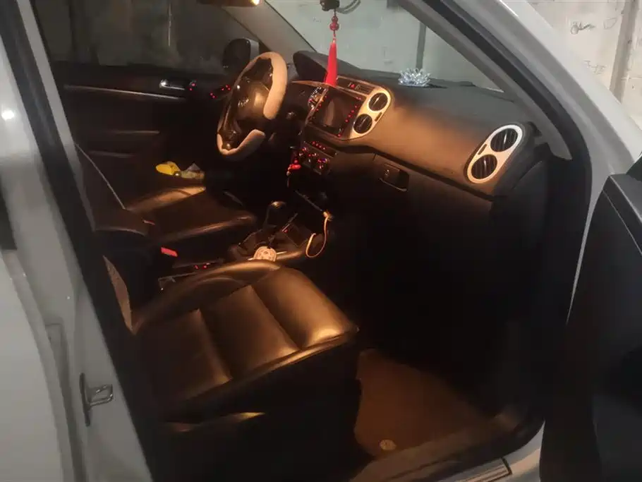 Volkswagen Tiguan 2013 1.8TSI Auto 4WD Luxury фото 8