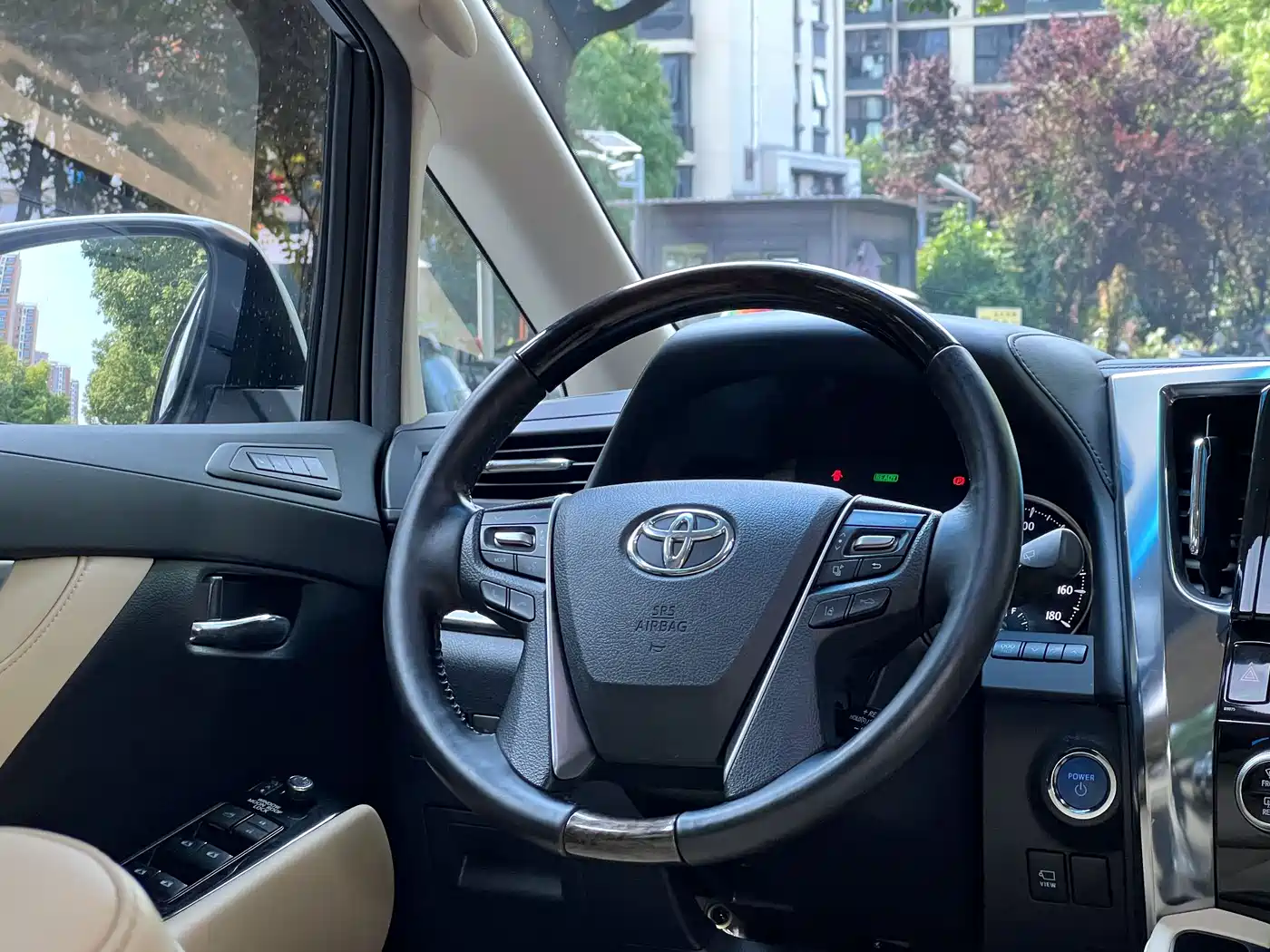 Toyota Vellfire 2019 Hybrid 2.5L HV Premium Edition фото 10