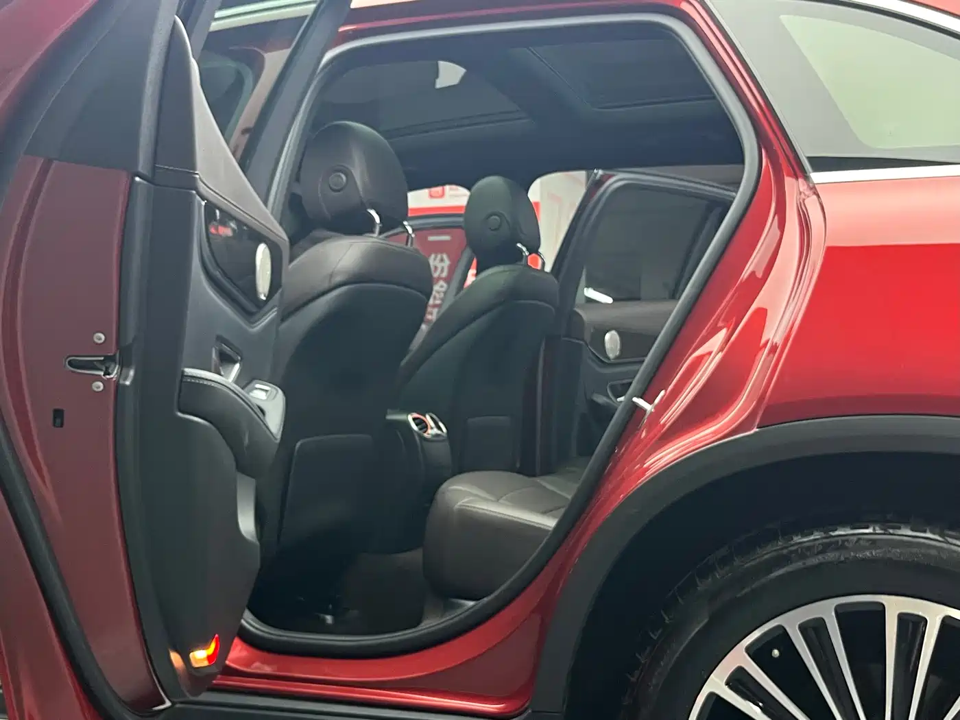 Mercedes-Benz GLC 2018 Facelift GLC 200 4MATIC фото 17