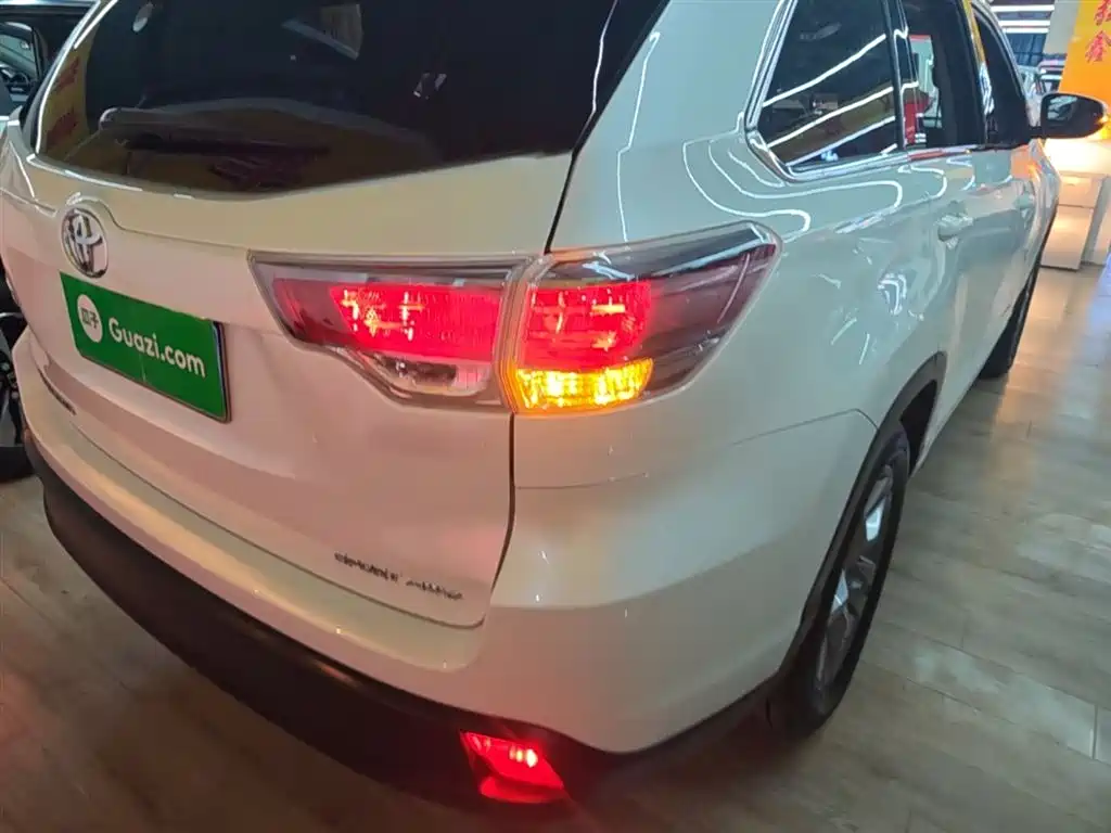 Toyota Highlander 2015 2.0T AWD Luxury Edition 7-seater фото 8