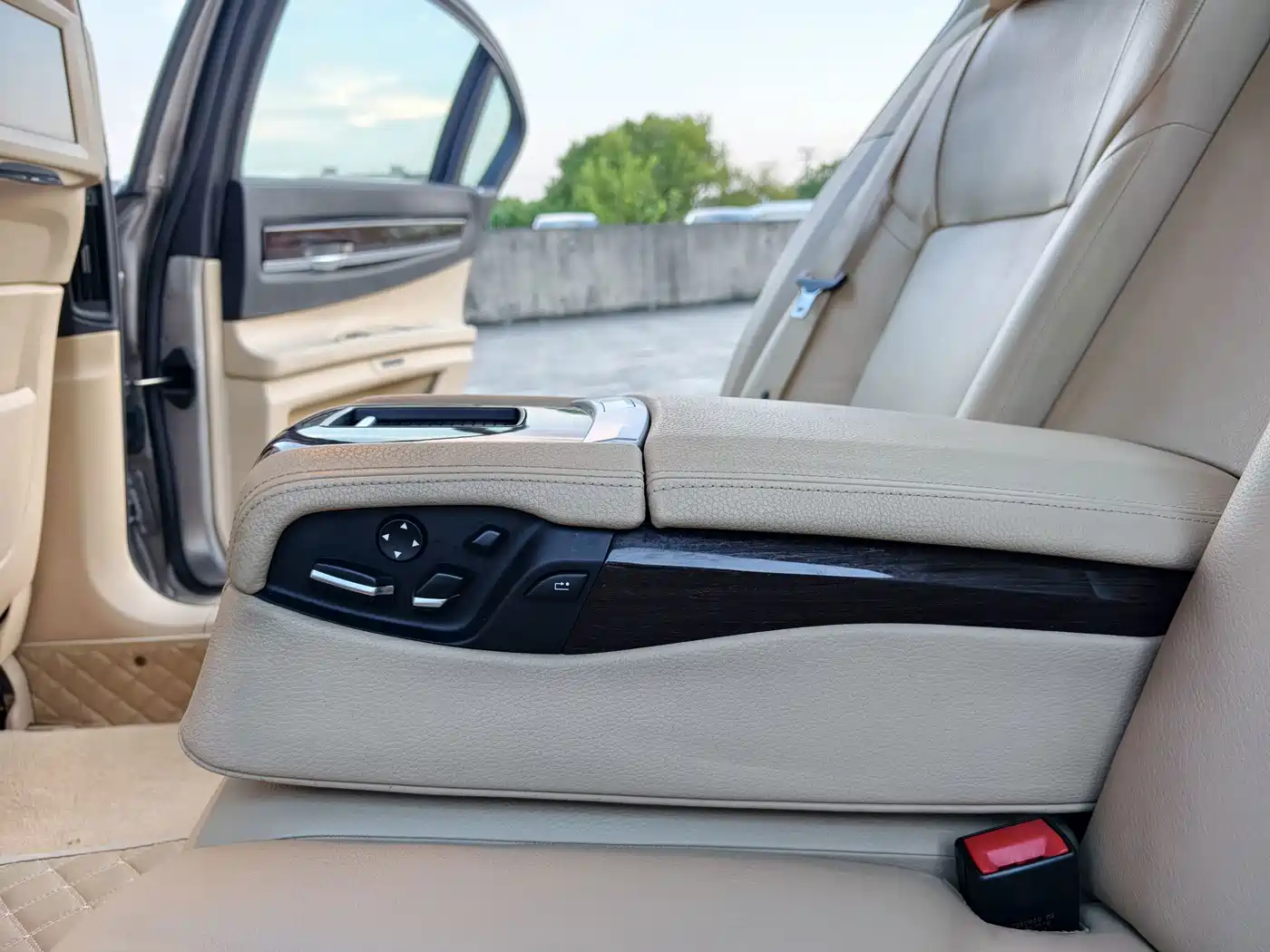BMW 7 Series 2010 2009 730Li Leading