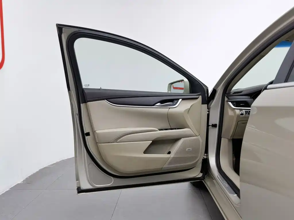 Photo 8 - Cadillac XTS