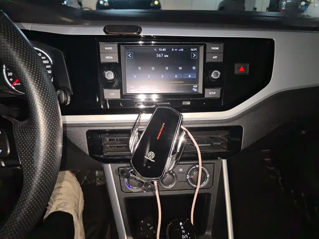 Volkswagen Polo 2019 Plus 1.5L Automatic Colorful Tech Edition фото 10