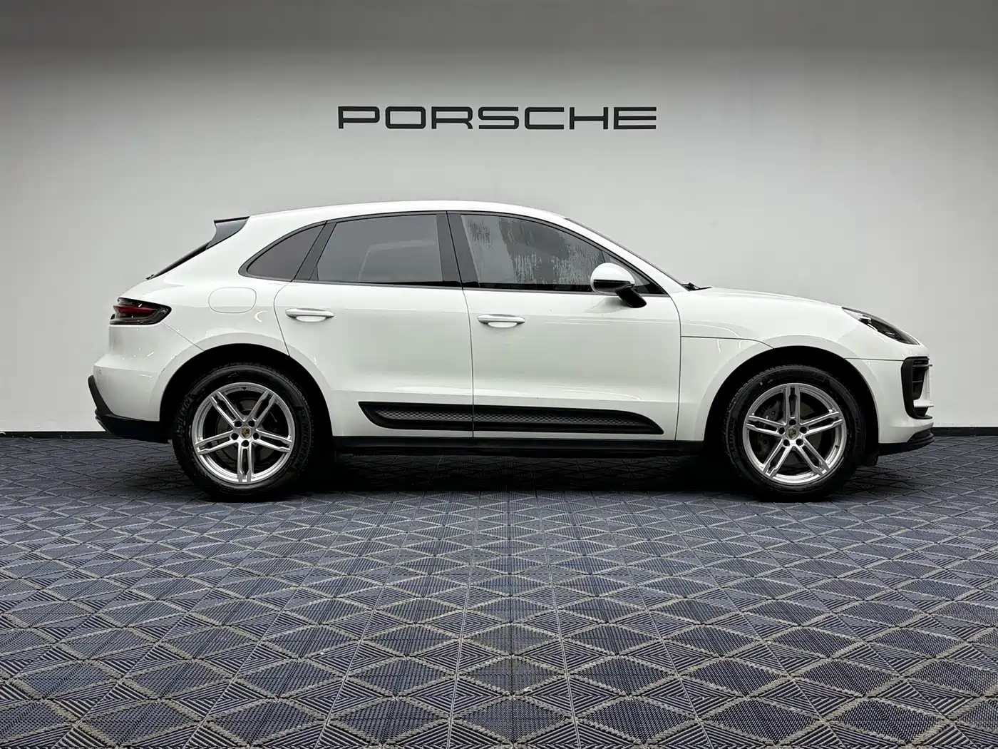 Porsche Macan 2023 Macan 2.0T фото 10