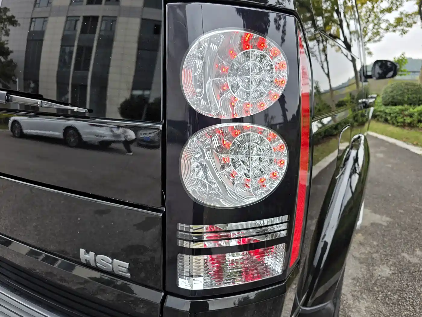 Land Rover Discovery 2015 3.0 SDV6 HSE Diesel фото 13