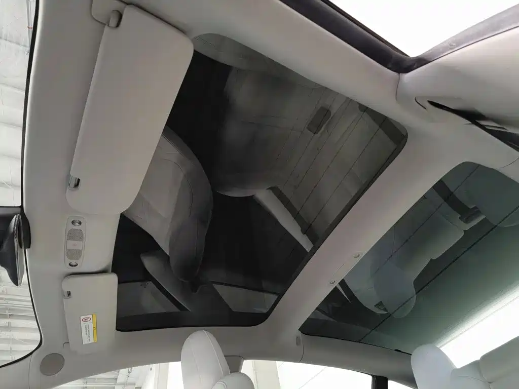 Фото 14 - Tesla Model 3