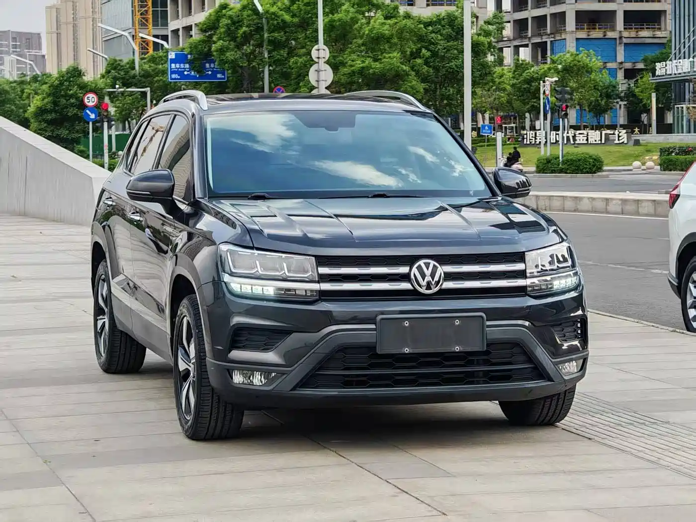 Volkswagen Tharu 2020 280TSI 2WD Comfort Edition China VI фото 2