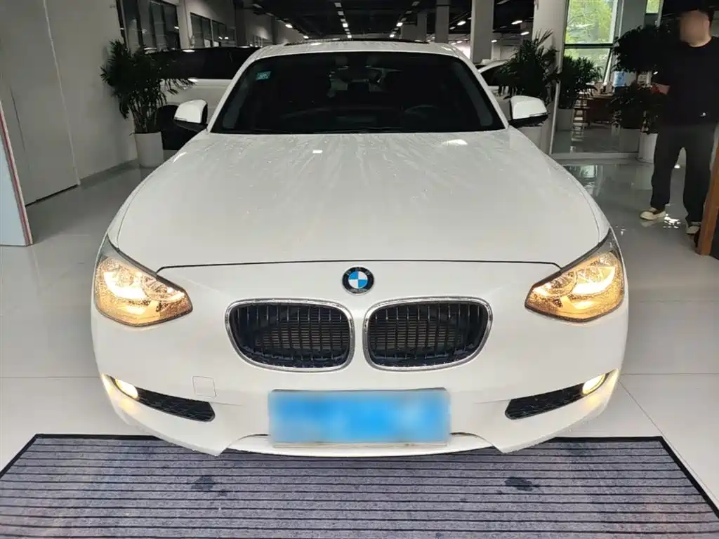 BMW 1 Series (Import) 2013 Facelift 116i Leading Model фото 3