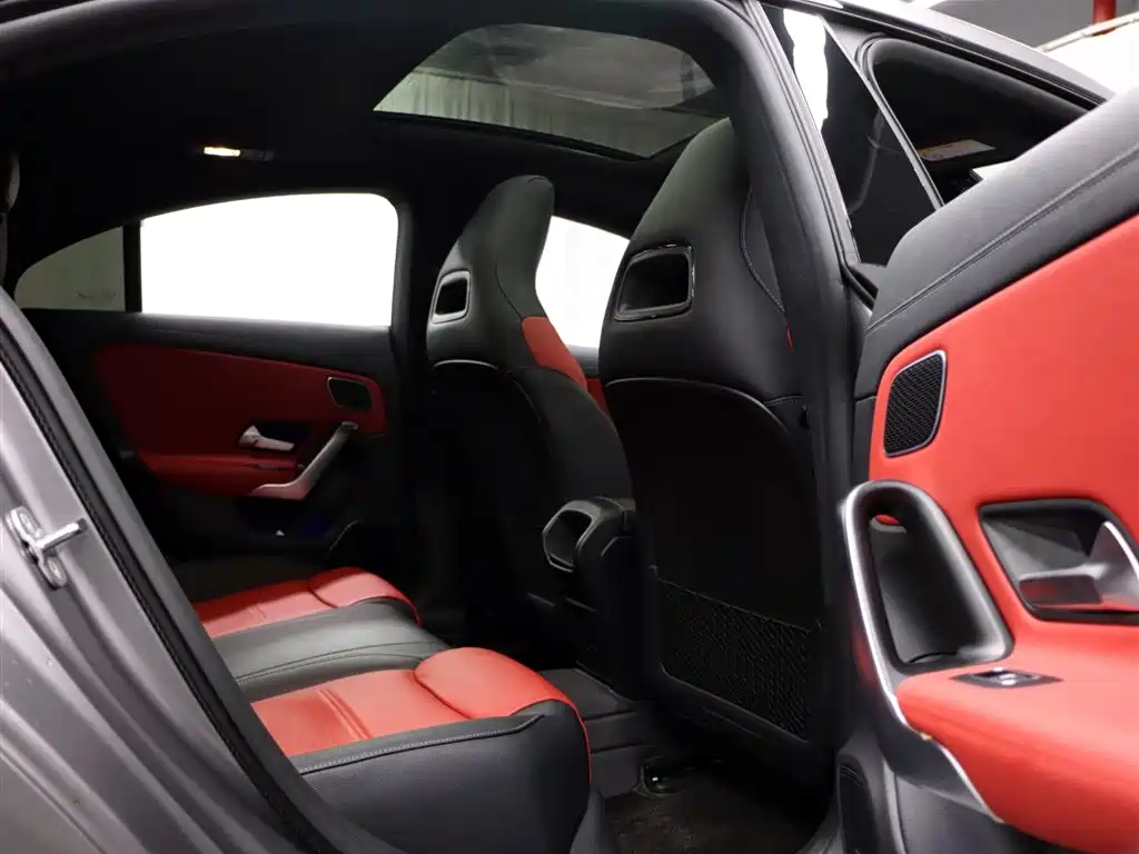 Mercedes-Benz CLA AMG 2023 AMG CLA 35 4MATIC фото 24