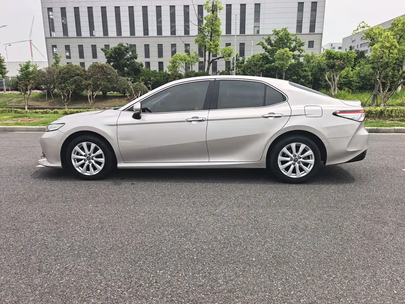 Toyota Camry 2018 2.0G Luxury Edition фото 11