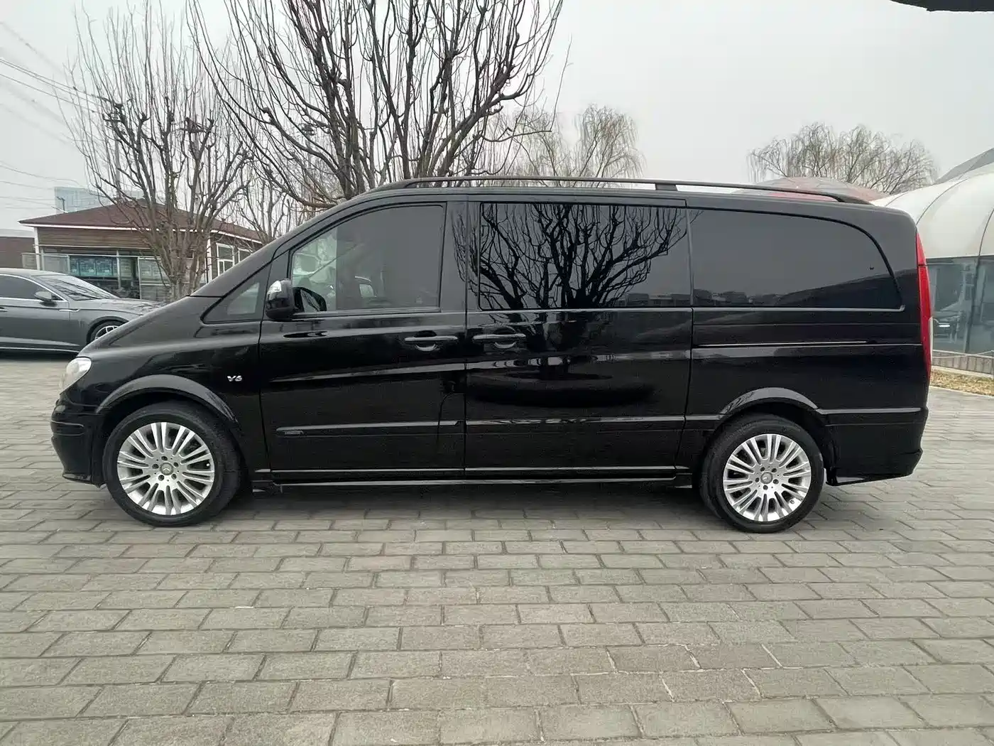 Mercedes-Benz Viano (Import) 2010 Model Viano 3.5L фото 5
