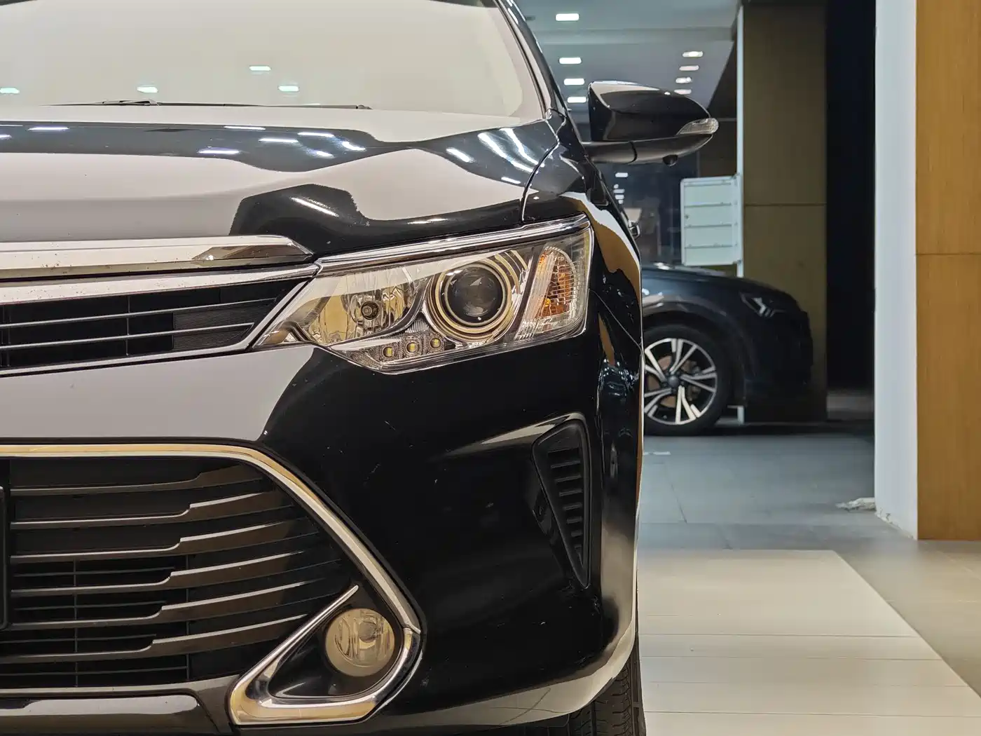 Toyota Camry 2016 2.0E 10th Anniversary Elite Edition фото 2