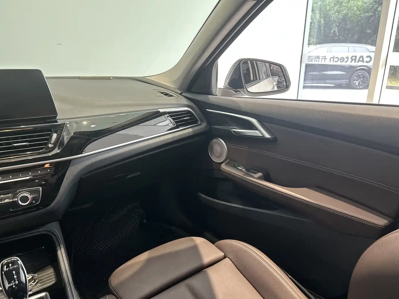 BMW 1 Series 2021 120i M Sport Shadow Edition фото 13