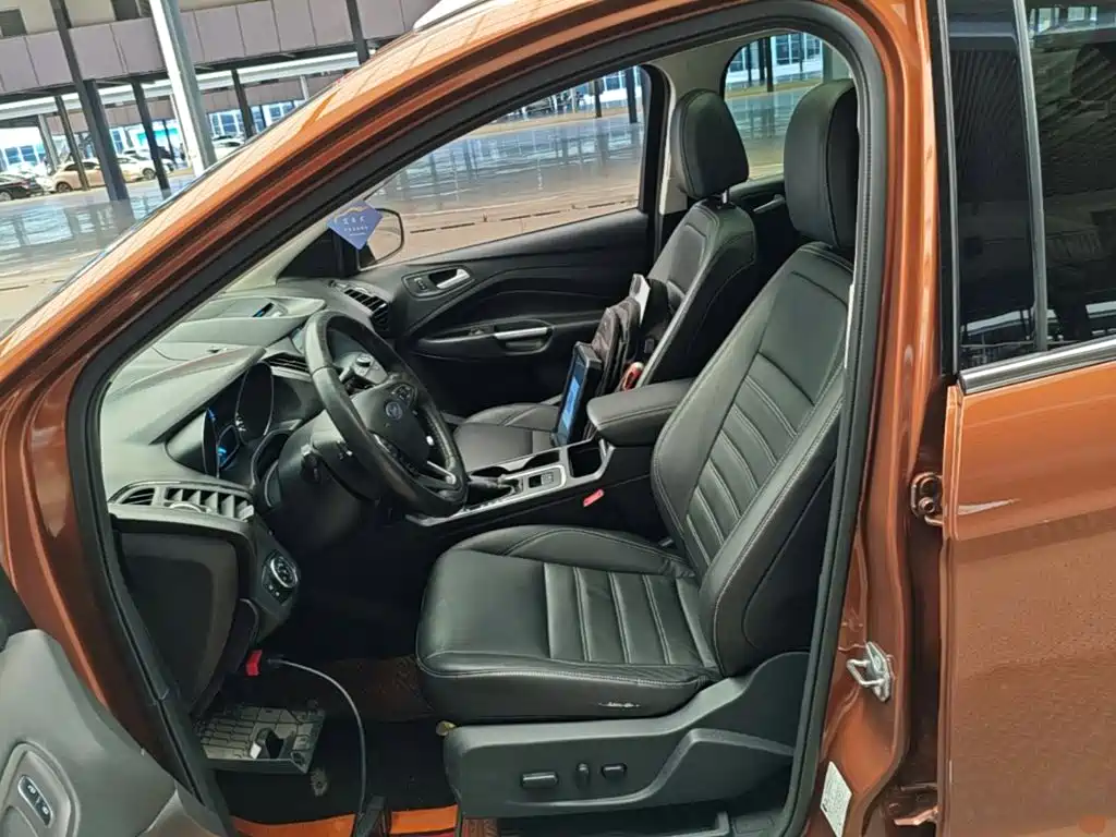 Фото 15 - Ford Kuga