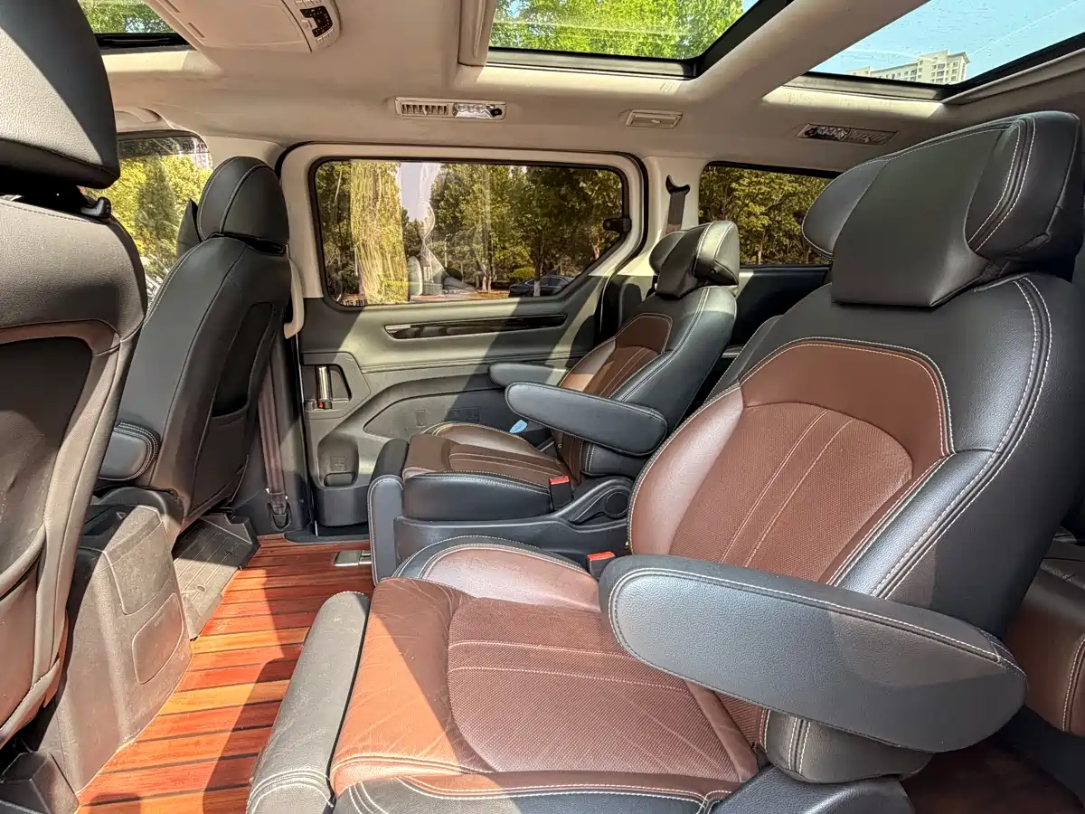 Photo 8 - SAIC Maxus Maxus G10