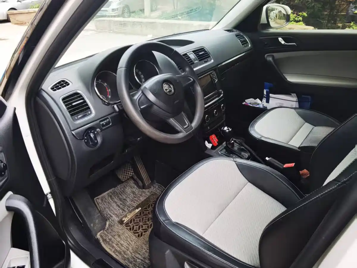Škoda Yeti 2016 1.4TSI DSG Forward Edition фото 5