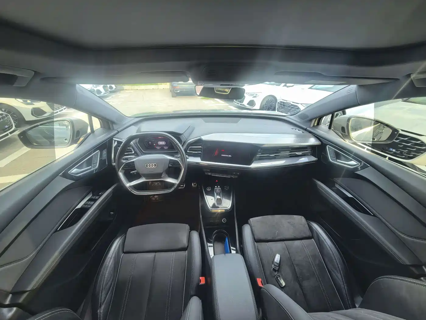 Фото 12 - Audi Q4 e-tron