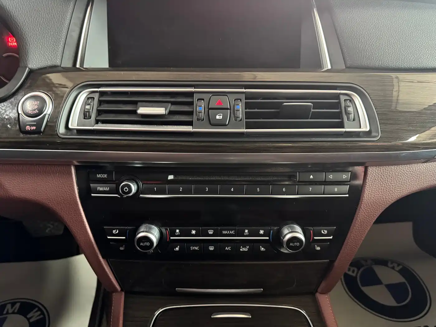 BMW 7 Series 2013 Model 740Li Leading фото 20