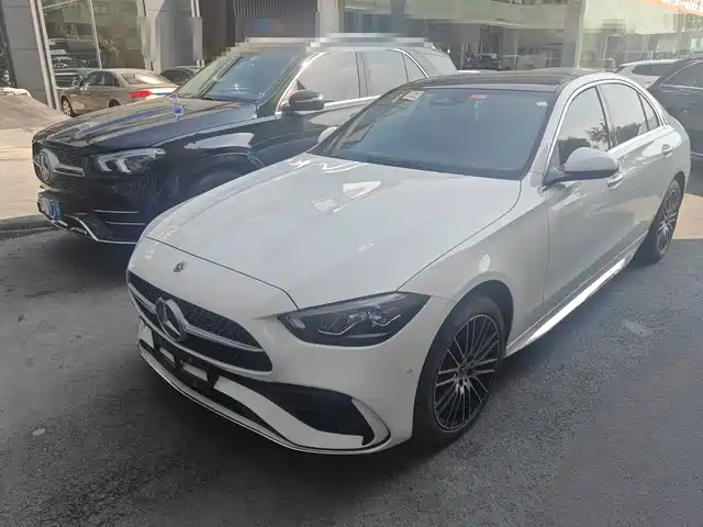 Mercedes-Benz C-Class 2024
