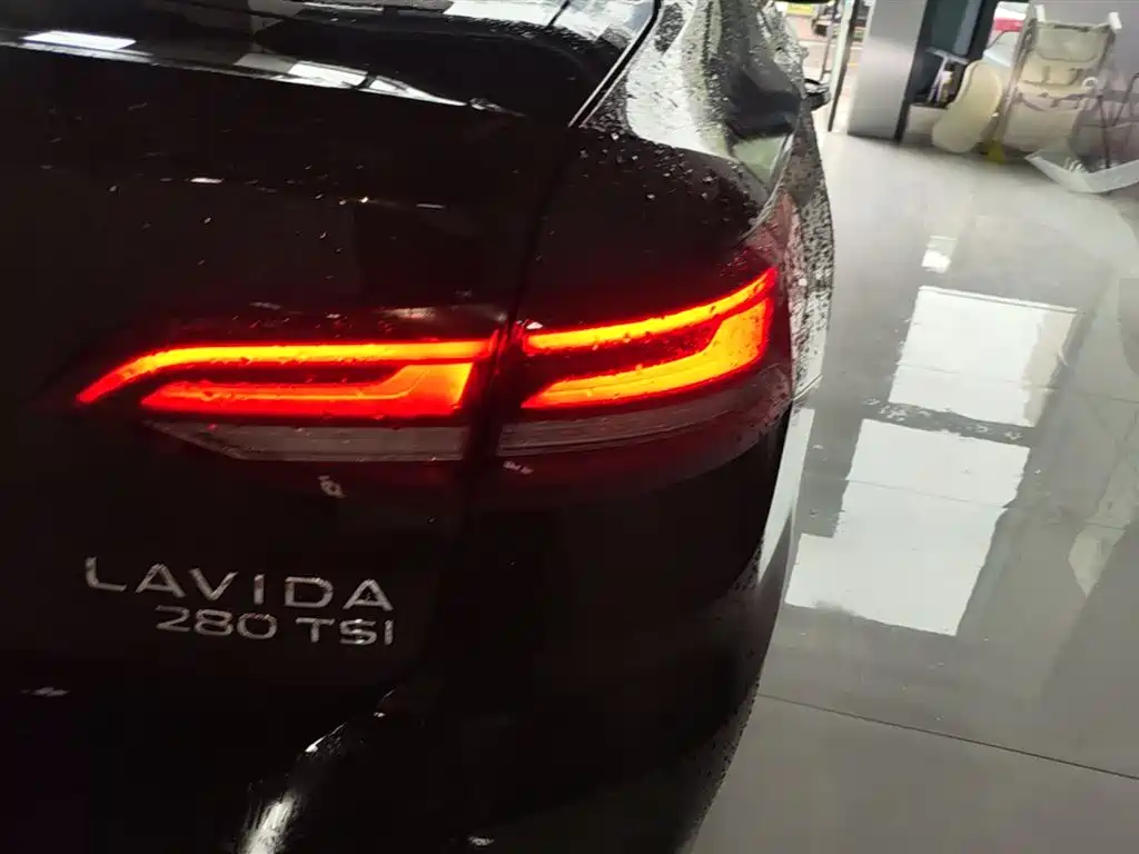 Volkswagen Lavida 2023 280TSI DSG Comfort Edition фото 8