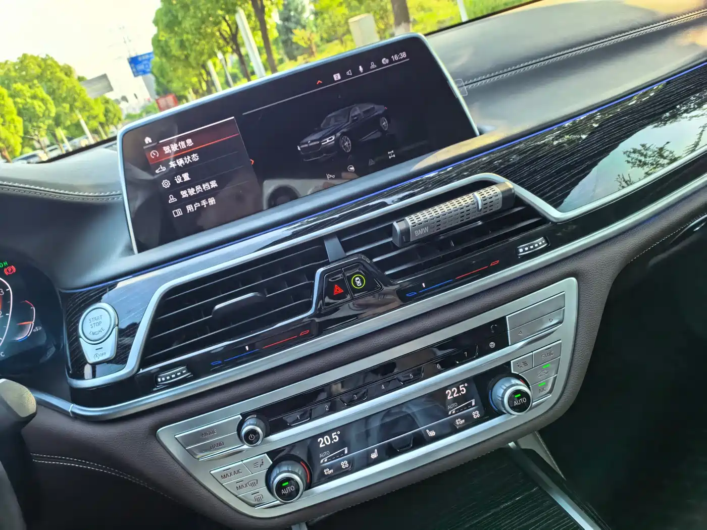 BMW 7 Series 2021 Model 730Li M Sport Package фото 18